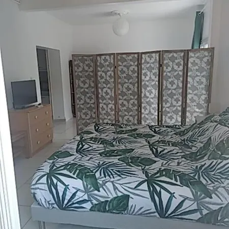 Maison Agreable Avec Stationnement Privatif Holiday home *