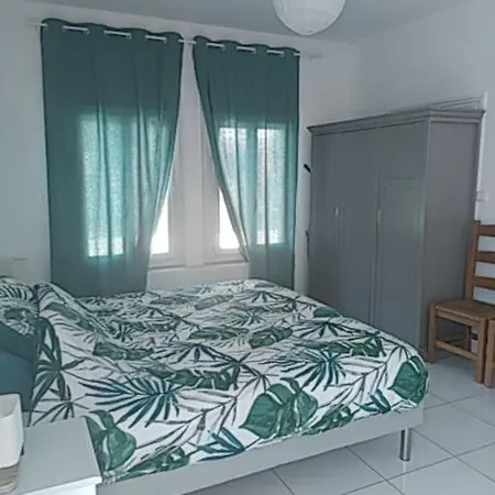 Nyaraló Le Spiti, Maison Agreable Avec Stationnement Privatif *